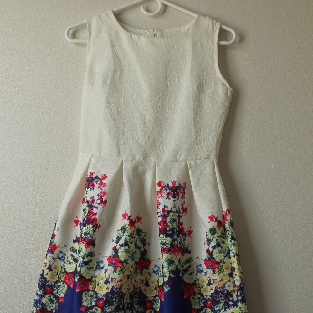 DRESS BUNDLE ✨ White Floral Dress